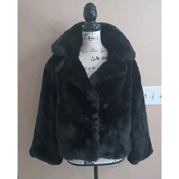 Victoria’s Secret Black Faux Fur Jacket Women’s Medium Short Coat Plush Soft - Picture 2 of 13